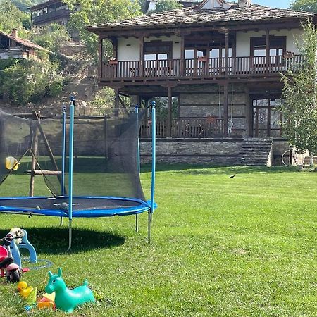 Leshten Guest Homes Kültér fotó