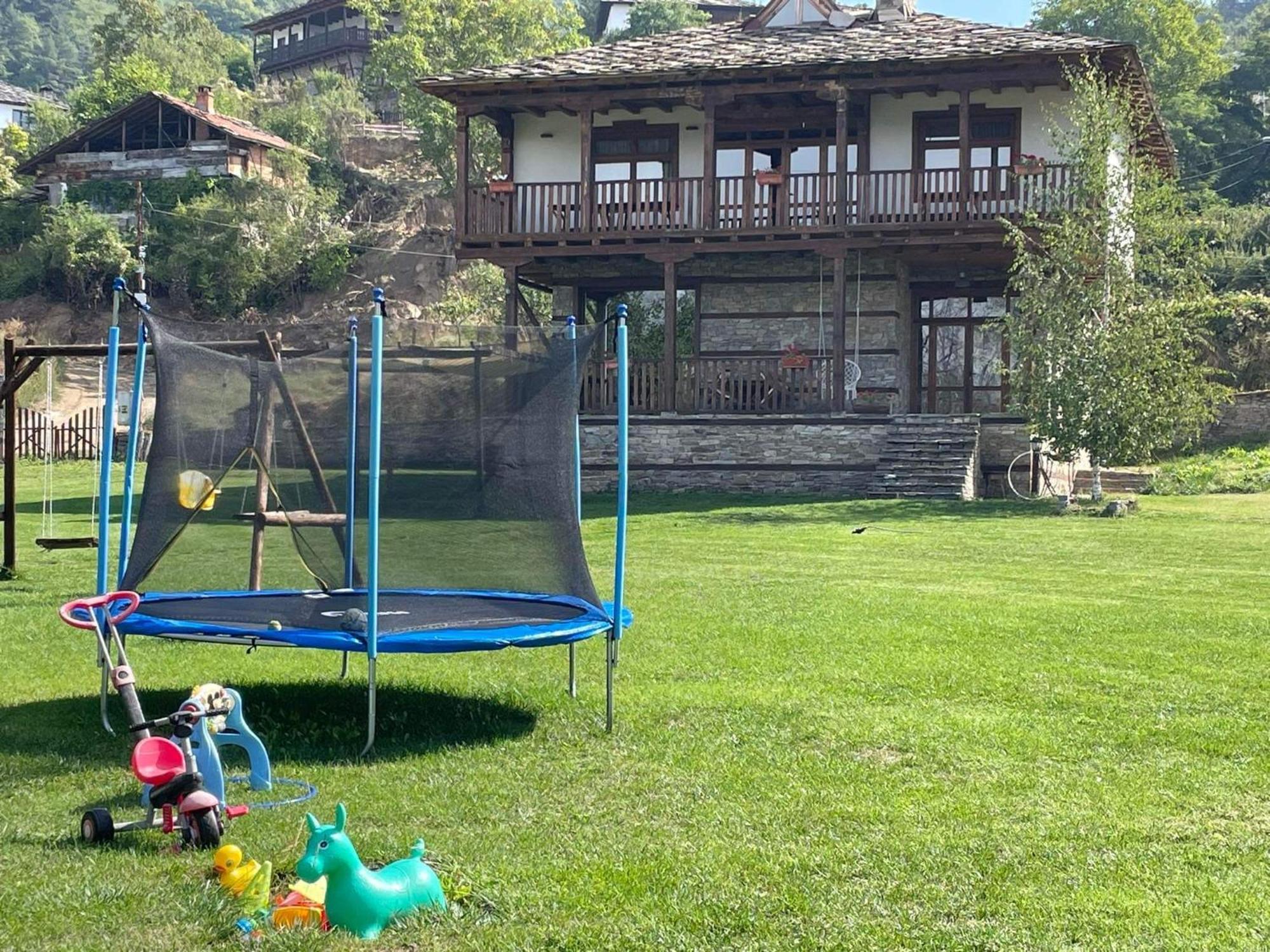 Leshten Guest Homes Kültér fotó